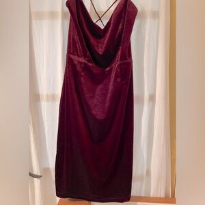 Velvet burgundy strappy short dress